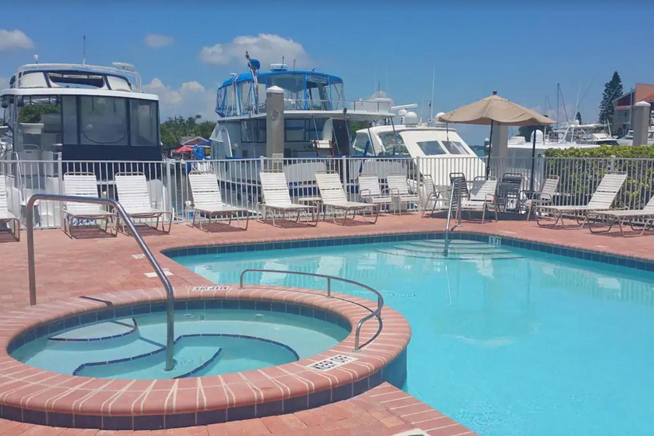 Appartement Bay Front Oasis à St. Pete Beach Extérieur photo